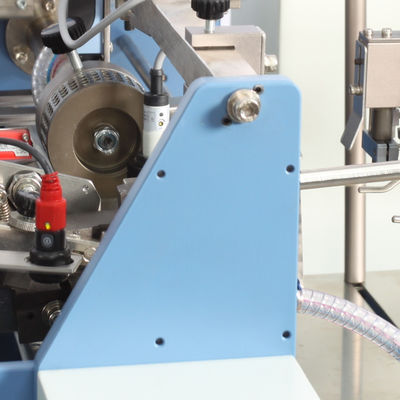 Schnelle automatische A3-Faltmaschine Faltpapierverarbeitung mit Schneider