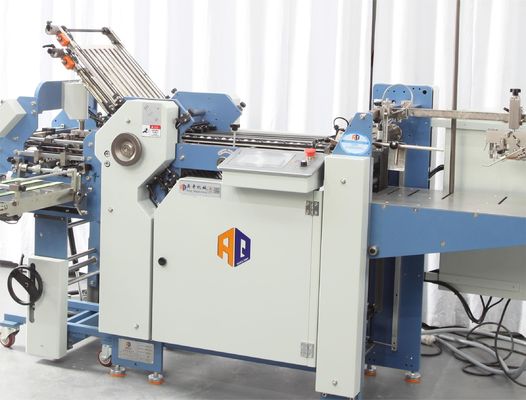 480mm Breiten-Ähnlichkeits-Kreuz falten faltende Papiermaschine mit 4 Schnallen-Platten